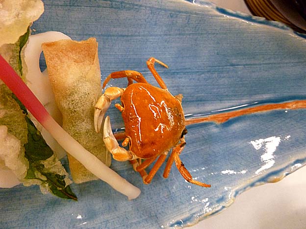 サワガニのから揚げ…？