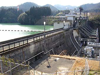和知ダム