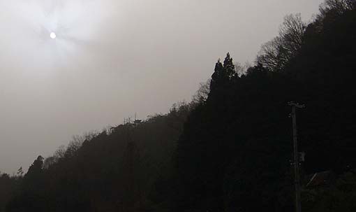 黄砂でうっすらと見える太陽