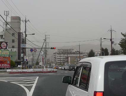 夫婦池からの五月山